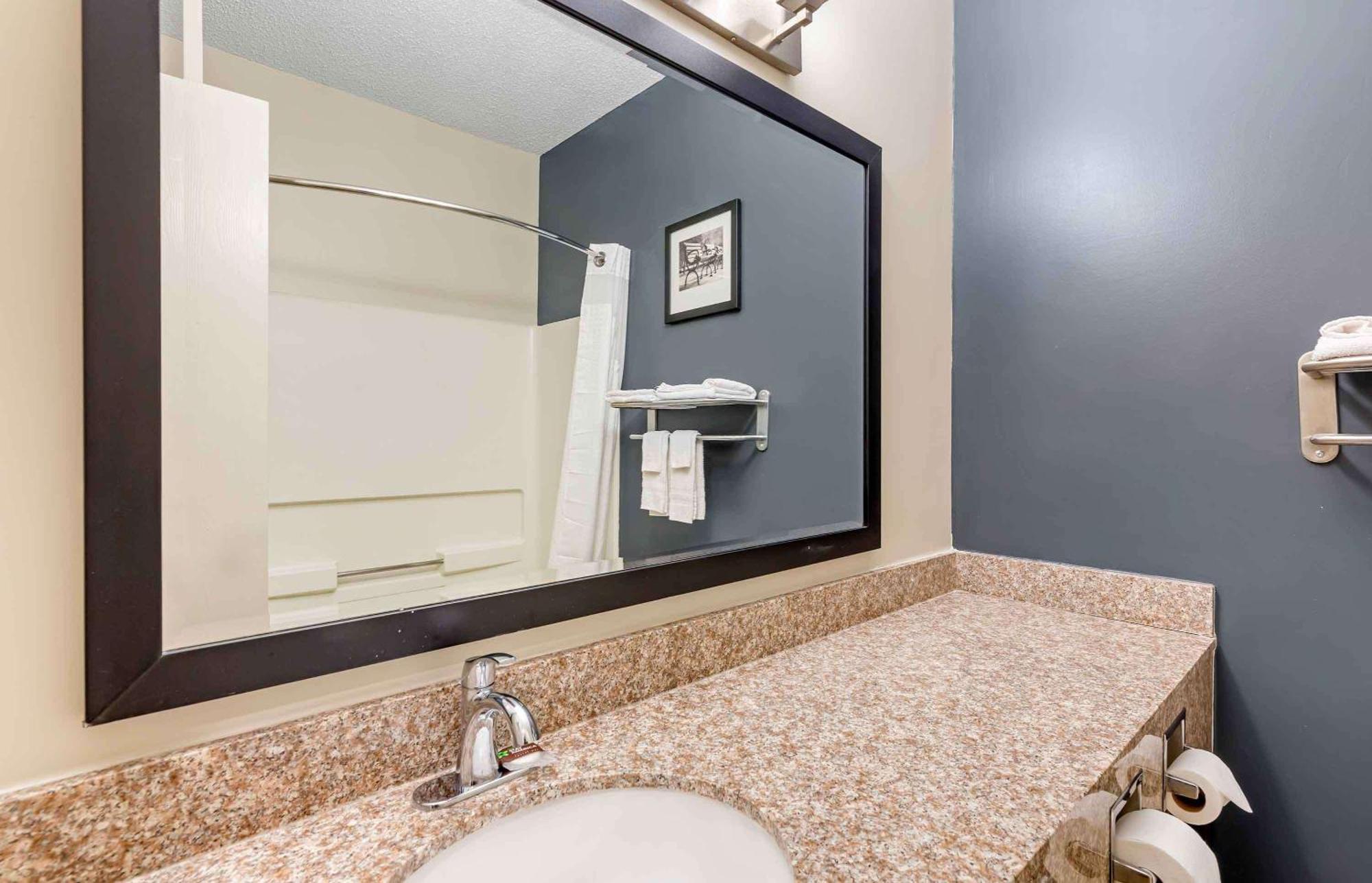Extended Stay America Suites - Buffalo - Airport 치크토와가 외부 사진