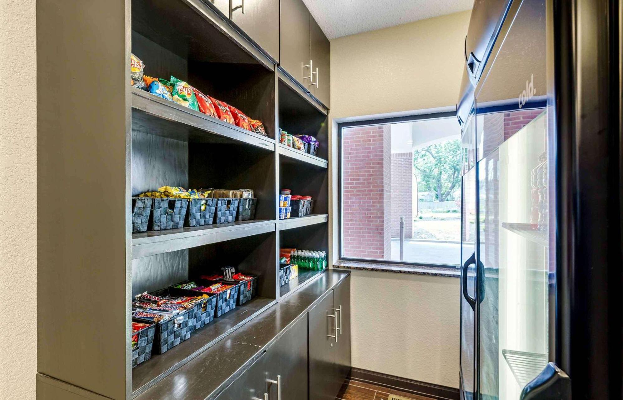 Extended Stay America Suites - Buffalo - Airport 치크토와가 외부 사진